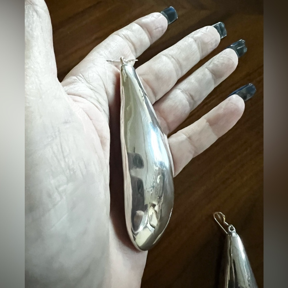925 Sterling Silver Pierced Elongated Teardrop Oversized Earrings. - Picture 8 of 9